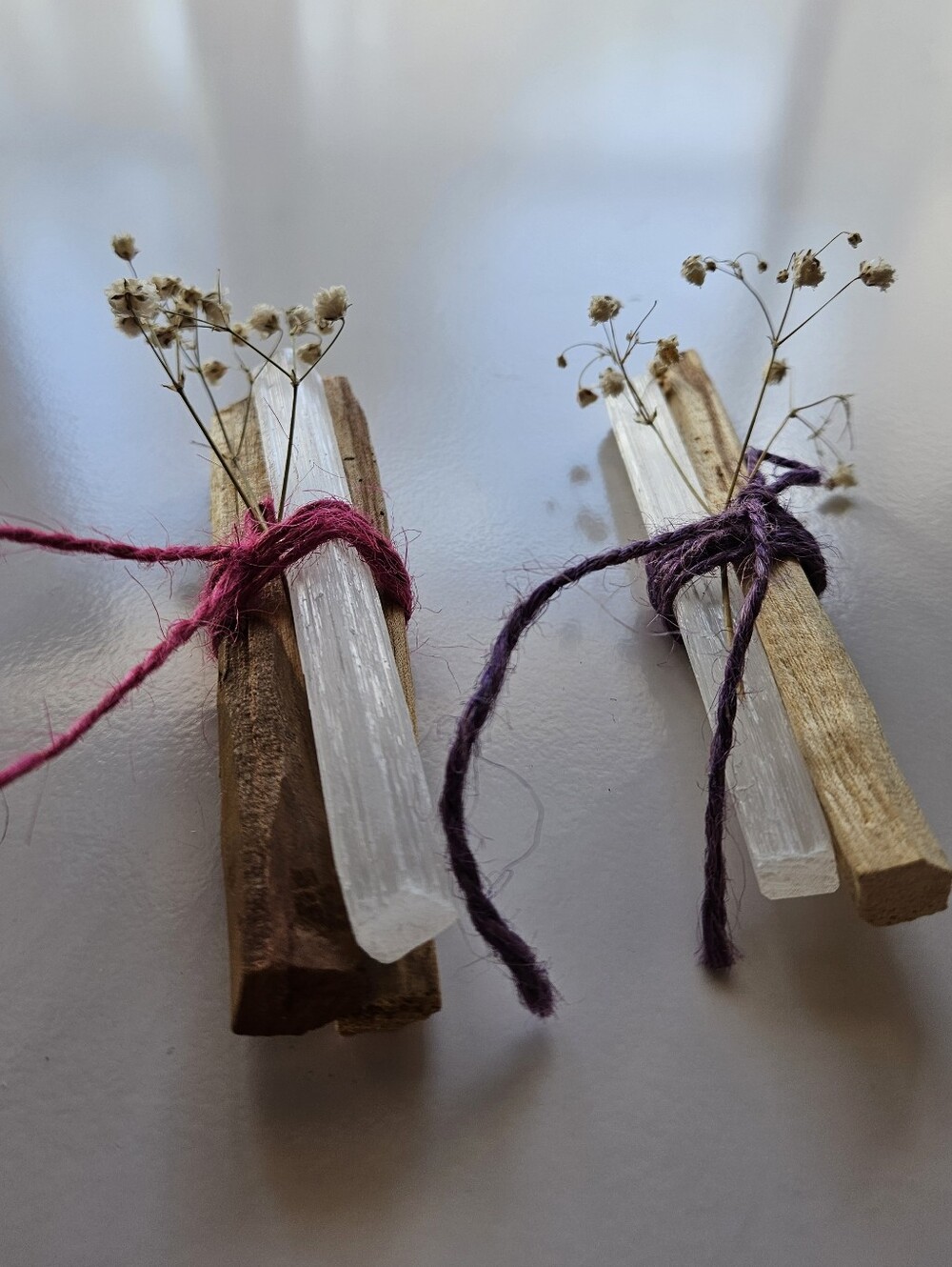 Palo Santo + Selenite Abundance Ritual Bundle - Picture 2 of 8